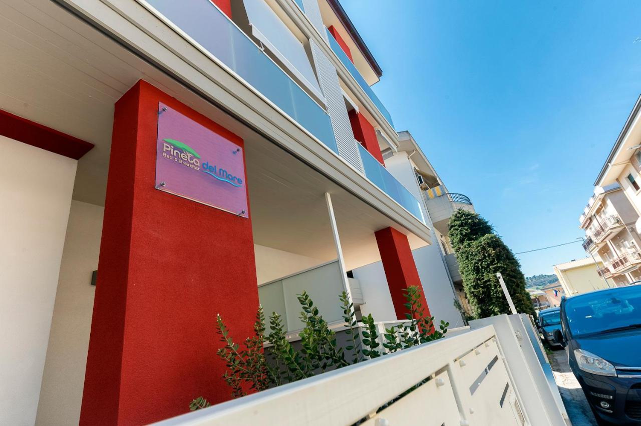 Pineta Del Mare Bed & Breakfast Alba Adriatica Dış mekan fotoğraf